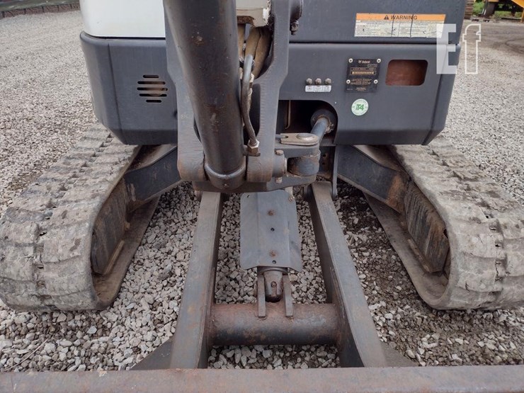 2012-bobcat-e35-image-19