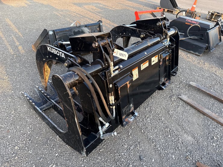 #2012-•-kubota-80"-skid-steer-2-cylinder-grapple-image-4