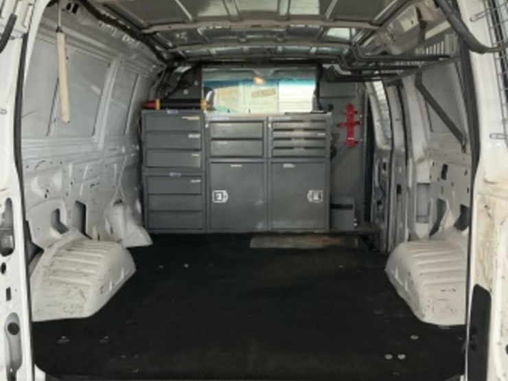 2009-ford-cargo-image-10