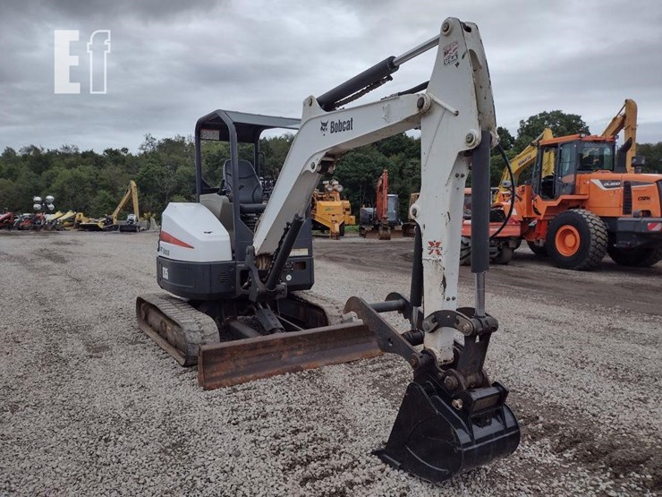 2012-bobcat-e35-image-35