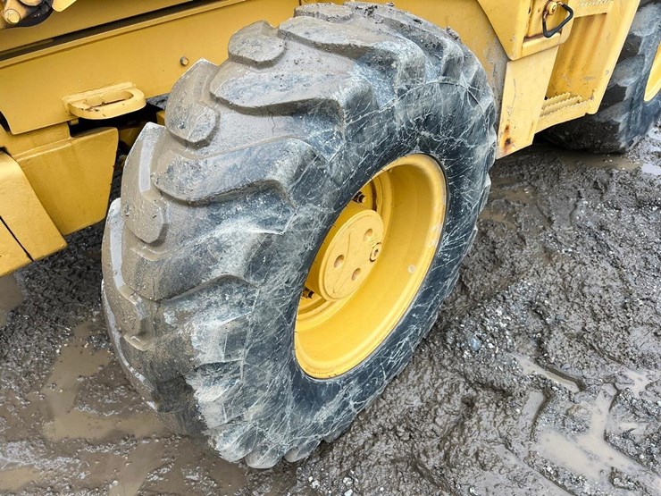 2006-deere-310sg-image-12