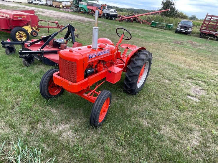#1003-•-allis-chalmers-ib-tractor-image-1