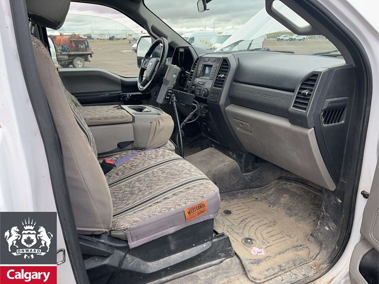 2020-ford-f350-image-14