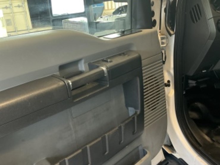 2016-ford-f550-image-24
