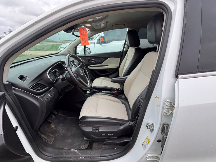 2021-buick-encore-image-27