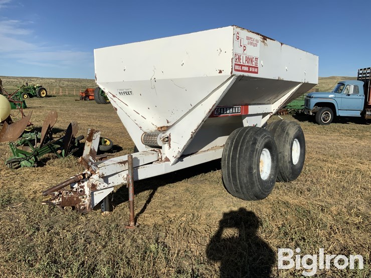farmhand-t/a-fertilizer-spreader-image-1