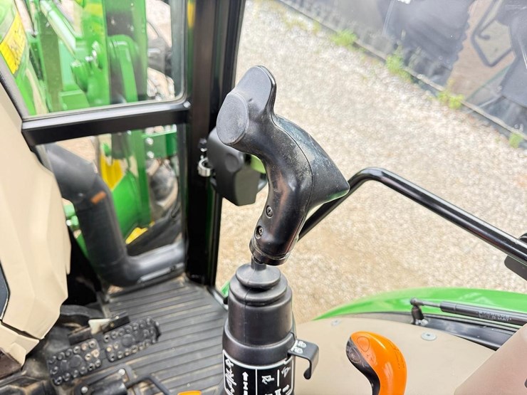 2021-john-deere-5055e-image-27