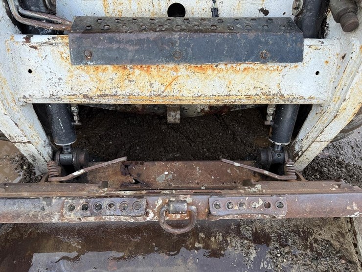 2004-bobcat-s150-image-10