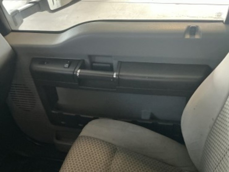 2015-ford-f550-image-22