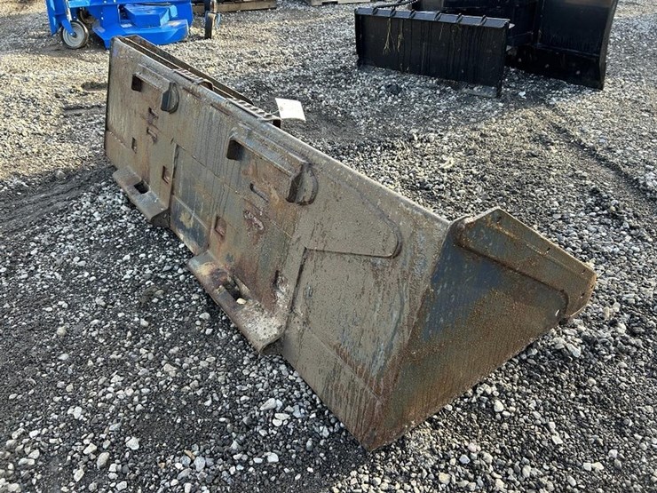 80”-skid-steer-bucket-image-4