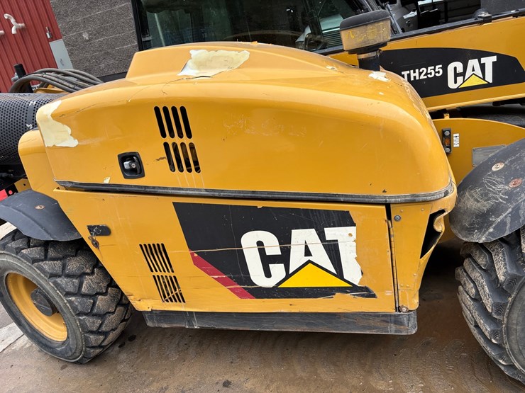 caterpillar-th255-image-14