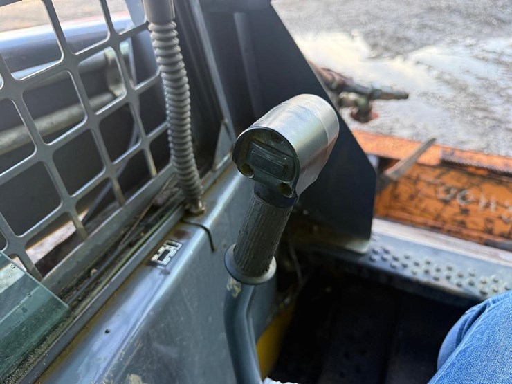 new-holland-ls170-image-21