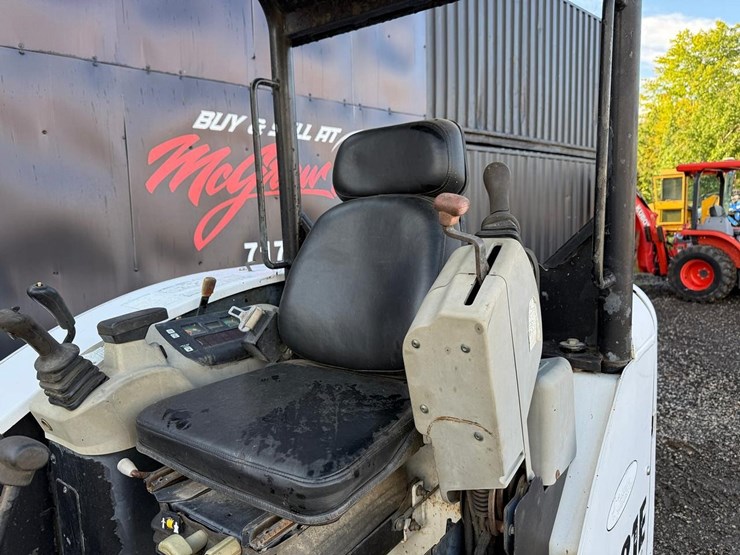 2005-bobcat-331g-image-19