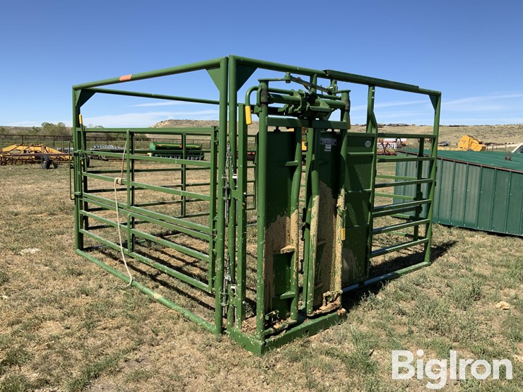powder-river-calving-pen-w/self-catch-head-catch-image-3