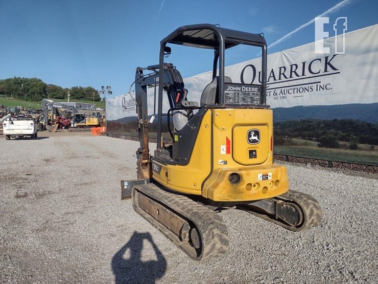 2021-deere-35g-image-37