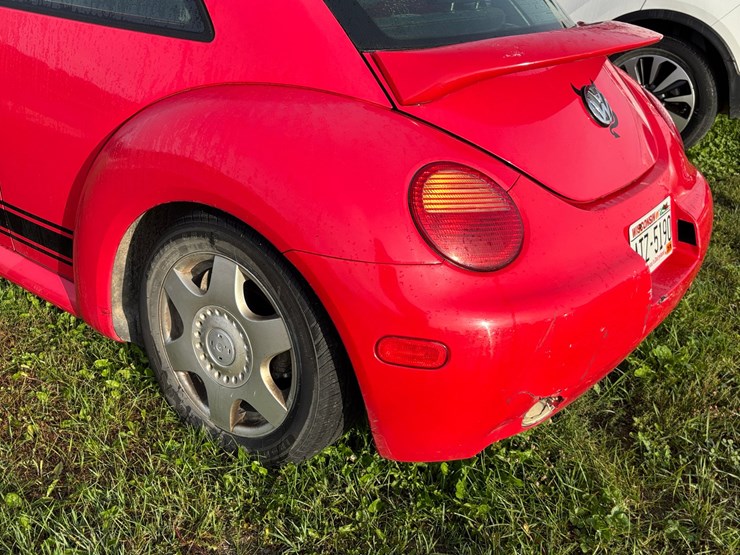 #1307-•-2001-volkswagon-beetle-(has-wi-title)-image-24