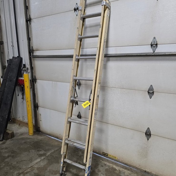 #9743 • Louisville 16' Extension Ladder