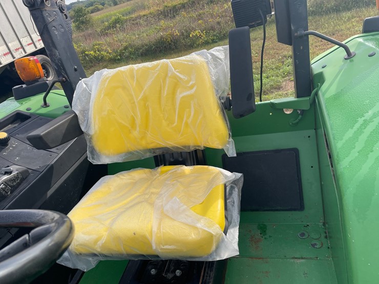 john-deere-6405-image-24