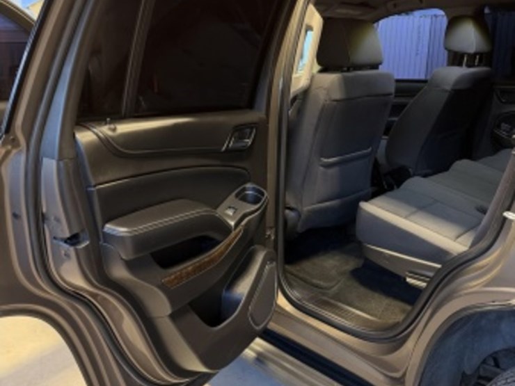 2016-chevrolet-tahoe-image-26