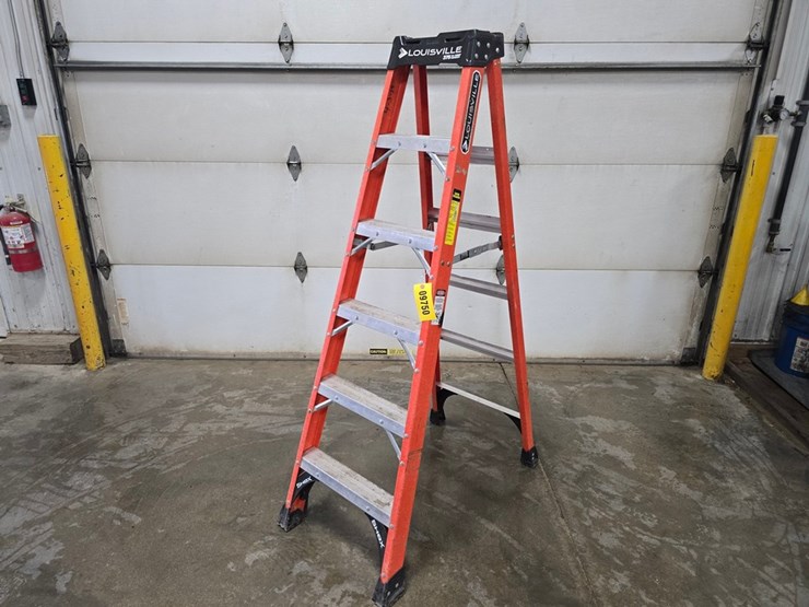 #9750-•-louisville-6'-step-ladder-image-1