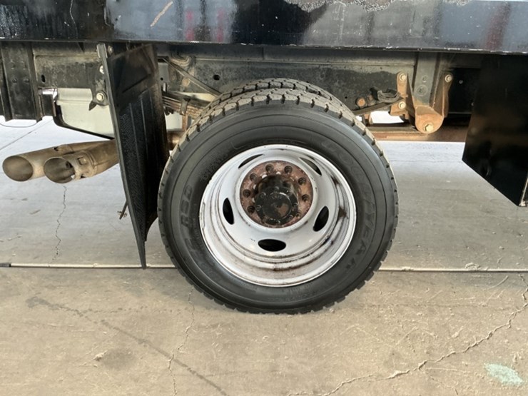2013-ford-f550-image-8