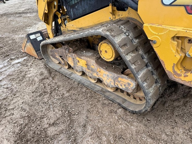 2023-caterpillar-259d3-image-17