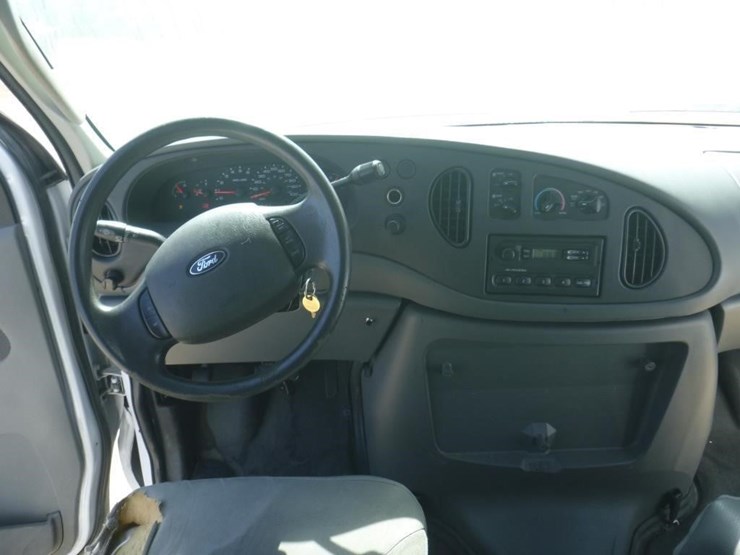 2007-ford-econoline-350-image-9