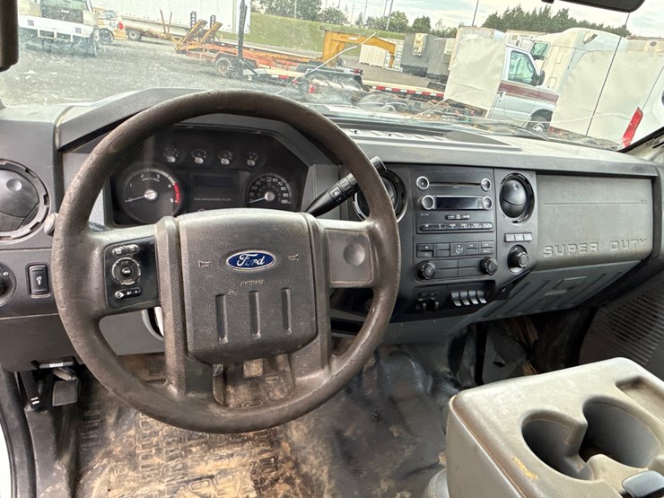 2011-ford-f350-image-18