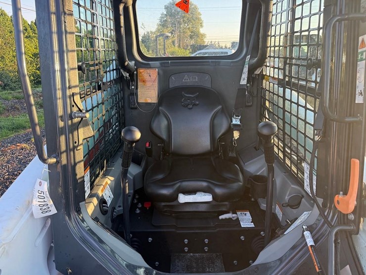 2017-bobcat-s550-image-15