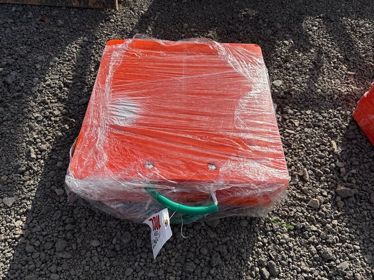 #1082-•-qty(4)-18"-crane-pads-image-1