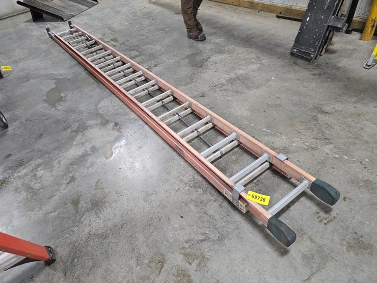 #9736-•-louisville-32'-extension-ladder-image-1
