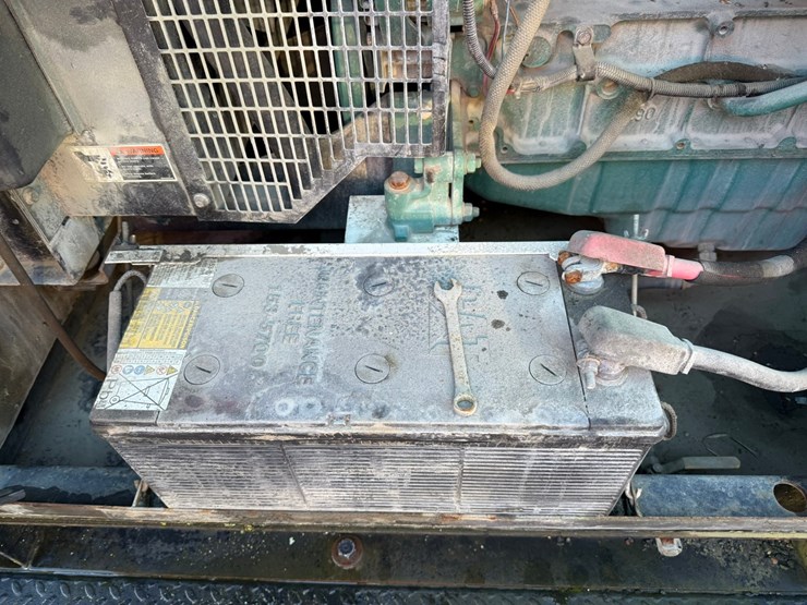 #3501-•-whisperwatt-dca-1651v-towable-generator-image-11