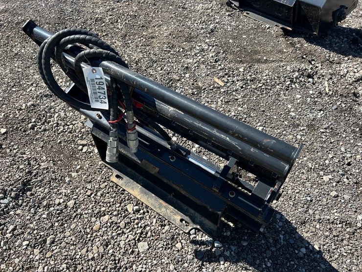 giyi-mini-skid-steer-side-shift-fork-frame-image-4