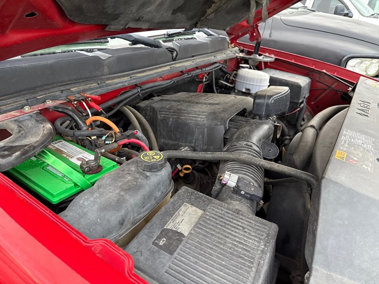 2013-chevrolet-3500-image-23