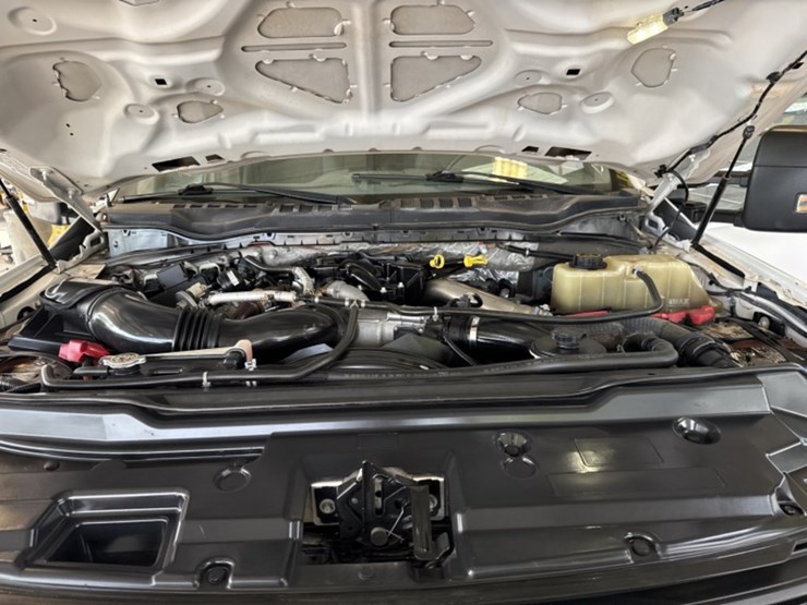 2019-ford-f550-image-16