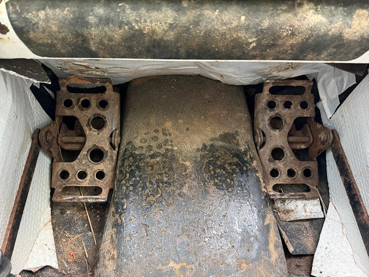 2006-bobcat-t300-image-20