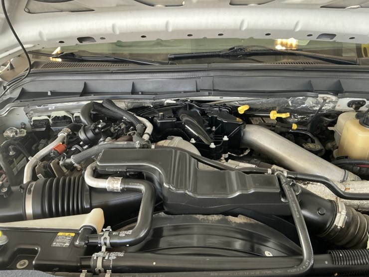 2013-ford-f550-image-11