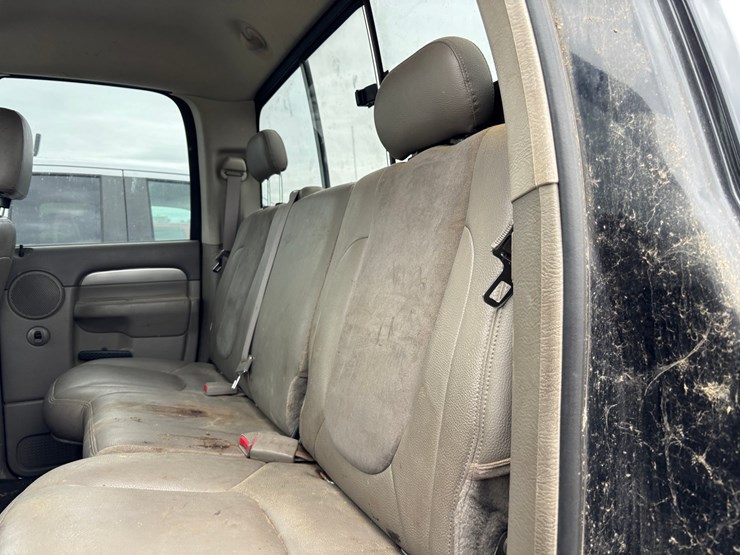 2004-dodge-3500-image-35