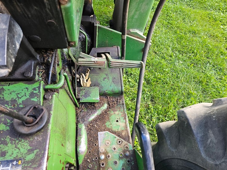 john-deere-2440-image-22