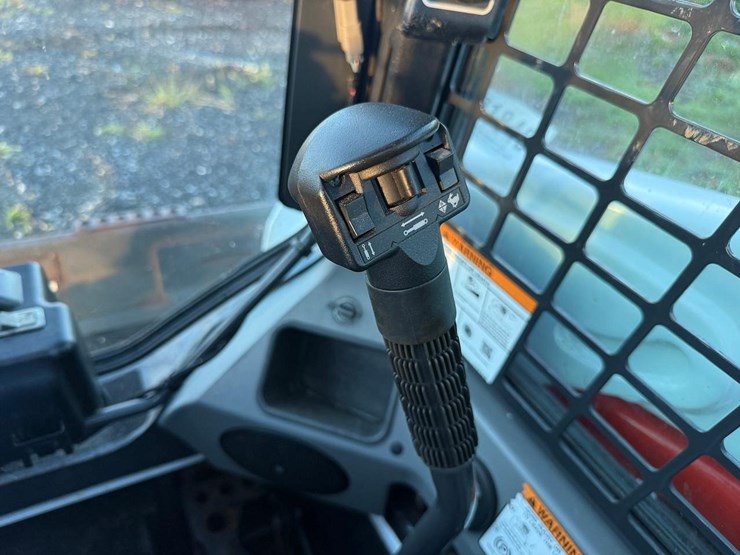 2018-bobcat-s550-image-19