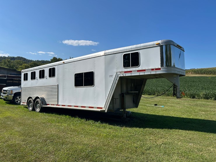 #1150-•-2005-featherlite-horse-trailer-(wi-title-in-delay)-(mondovi,-wi)-image-3