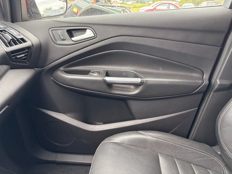 2015-ford-escape-image-26
