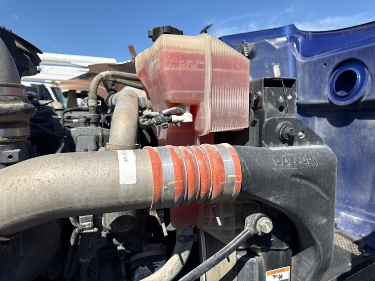 2019-peterbilt-579-image-64