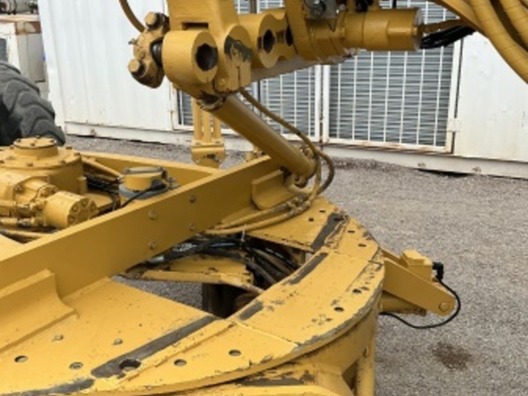 caterpillar-143h-image-11