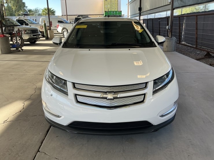 2015-chevrolet-volt-sdn-image-3