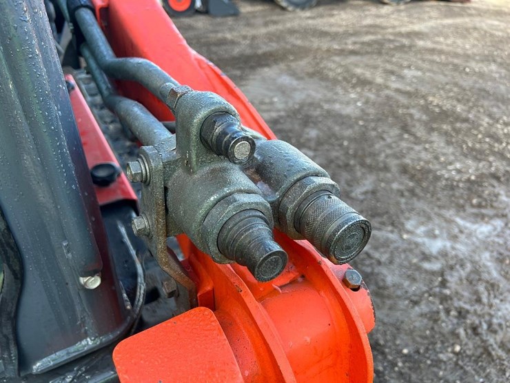 kubota-svl65-2-image-13