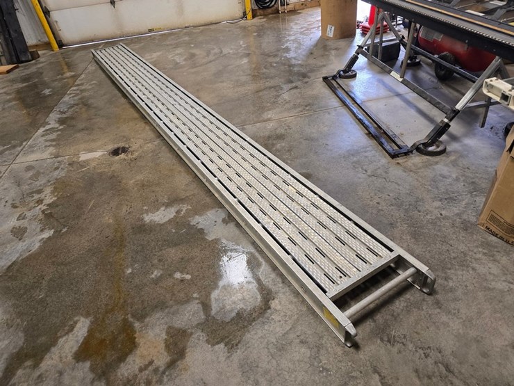 #9729-•-20"x20'-aluminum-walk-plank-image-4