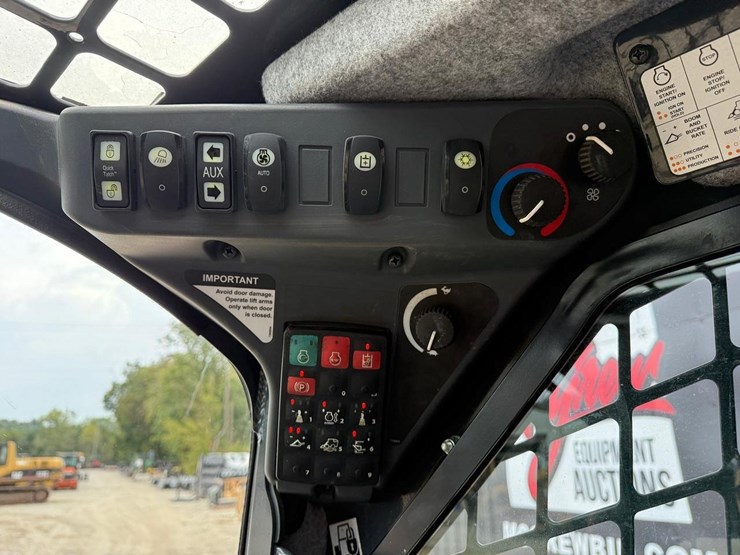 2024-deere-331g-image-22