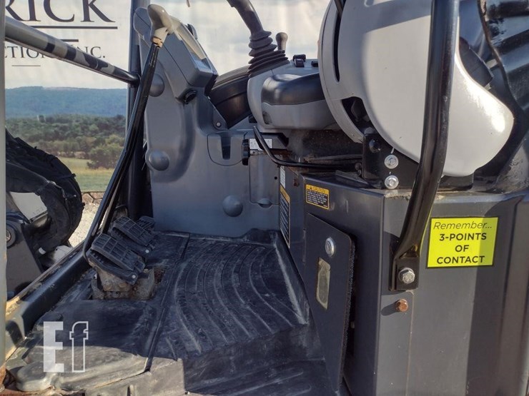 2021-deere-35g-image-11