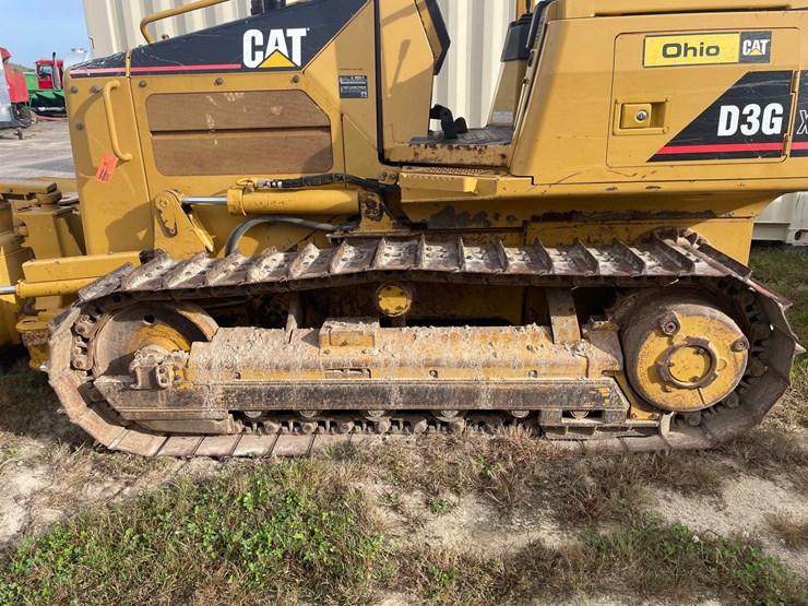 2005-caterpillar-d3g-xl-image-7